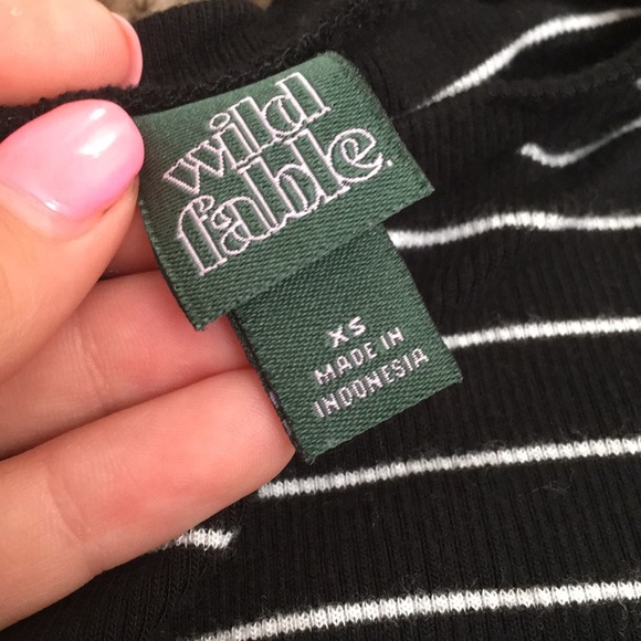 Crop top - Picture 2 of 2